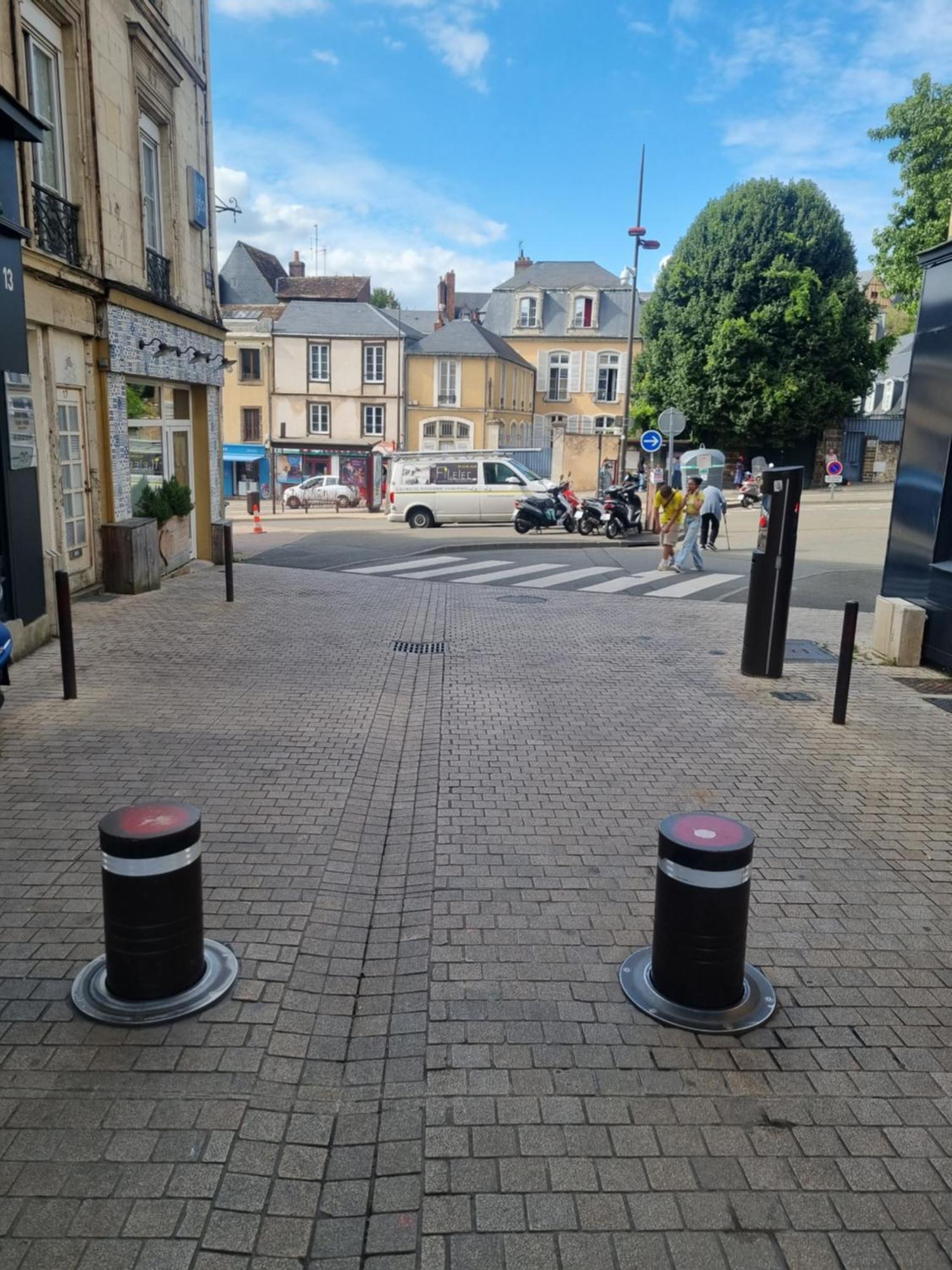 Sweet Nina Jazz Appartement Pour 5 Voyageurs, Situe A La Place De La Republique, Avec Parking Et Lit Queen Size เลอม็องส์ ภายนอก รูปภาพ